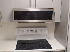 400 SW 134th Way, Pembroke Pines, FL