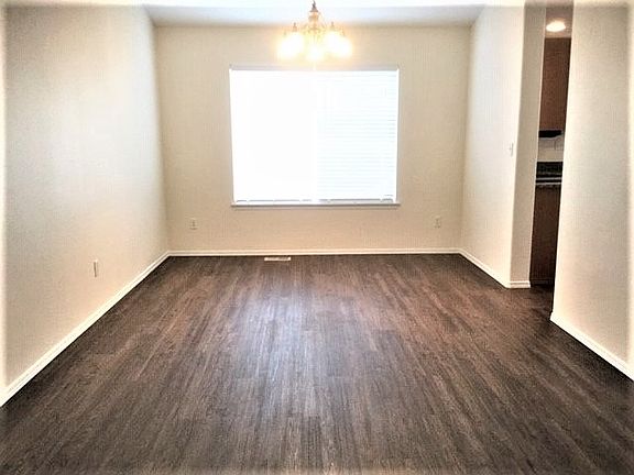 4th image of 11208 187th St E