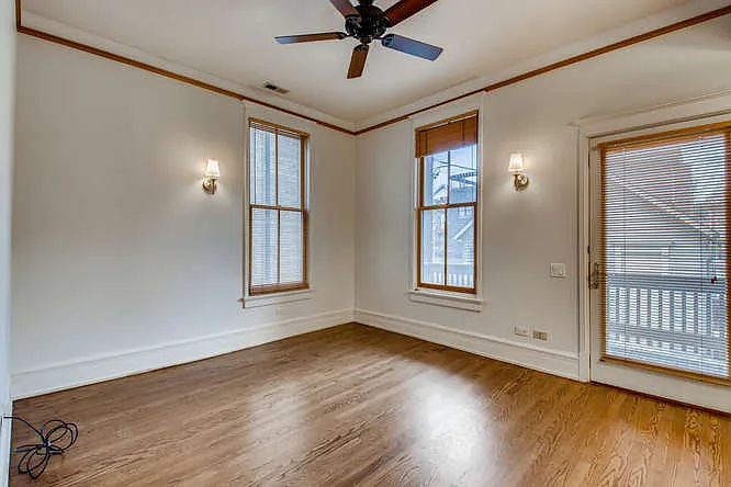 1429 W Roscoe St #2 — Photo 15