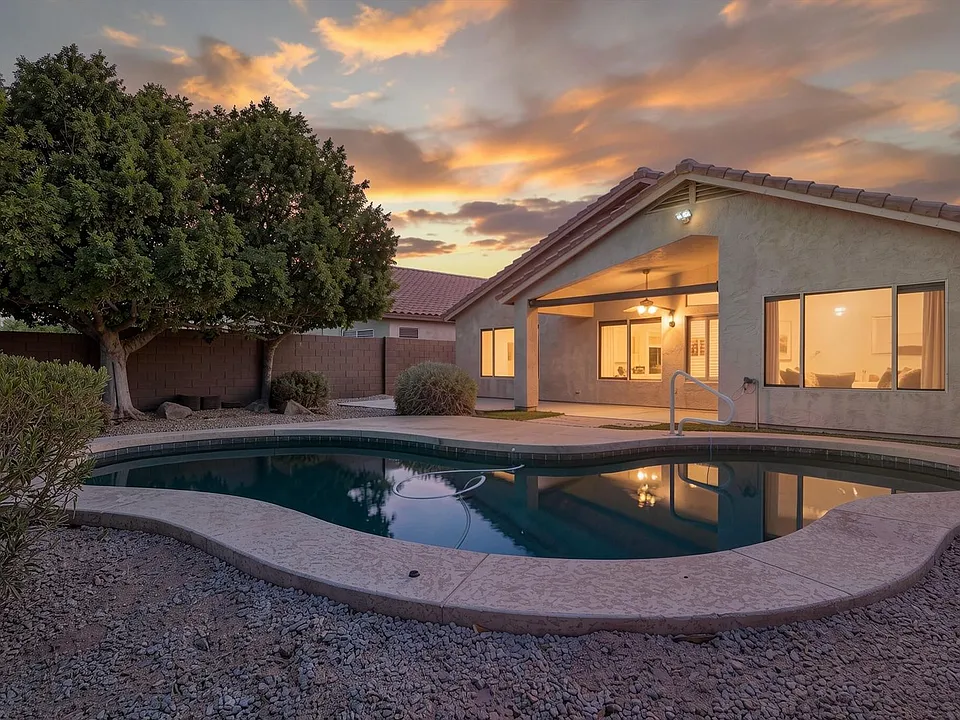 4510 E Thorn Tree Dr