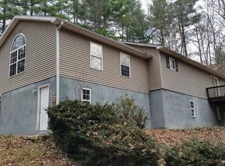 109 S Greenbriar Woods Rd, Hendersonville, NC 28739