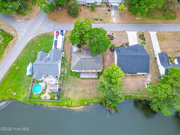 2nd image of 1077 River Drive SW