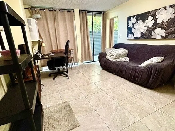454 Namahana St APT 101, Honolulu, HI 96815