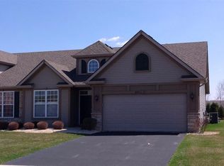 842 Flagstone Dr, Dyer, IN 46311