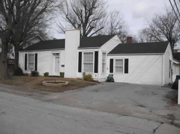 120 W Elm St, Harrisburg, IL 62946