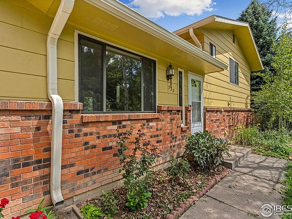 4th image of 732 Oxford Ln