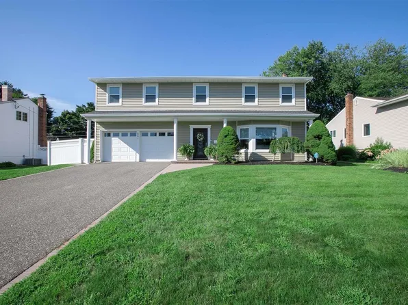 52 Primrose Lane, Kings Park, NY 11754