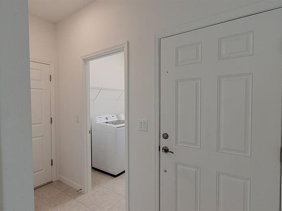 5th image of 2785 Merritt Dr