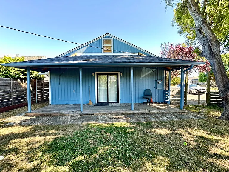 1465 R St — Photo 5