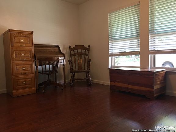 2nd image of 3933 Chimney Springs Dr