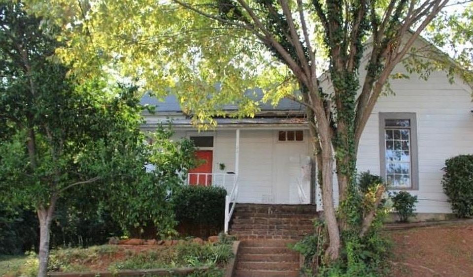 21 3rd St Newnan GA Zillow