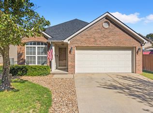 249 Fairgrounds Dr, Lexington, KY 40516