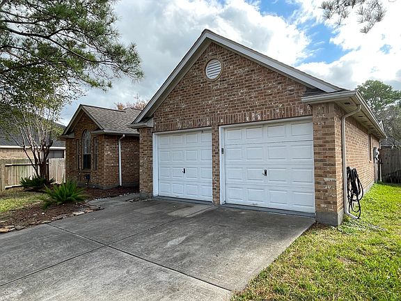 2nd image of 17115 Cradle Cove Ct