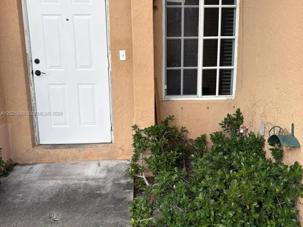 117 SE 3rd Ave, Hallandale, FL