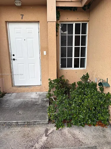 117 SE 3rd Ave #7 Photo 1