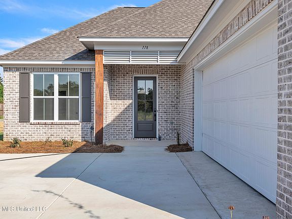 2nd image of 118 Mission Park Dr