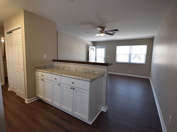 4th image of 101 N Franklin St APT 2