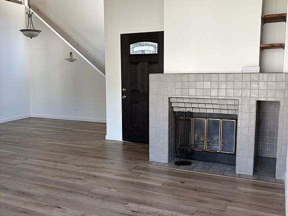 4th image of 524 Via De La Valle Unit A