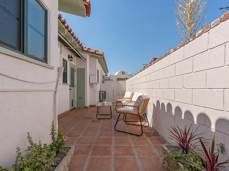 550 Calle Santa Rosa — Photo 35