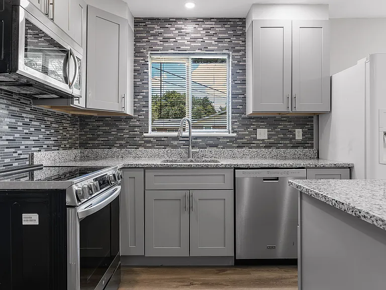 620 Lindsay Ave — Photo 13