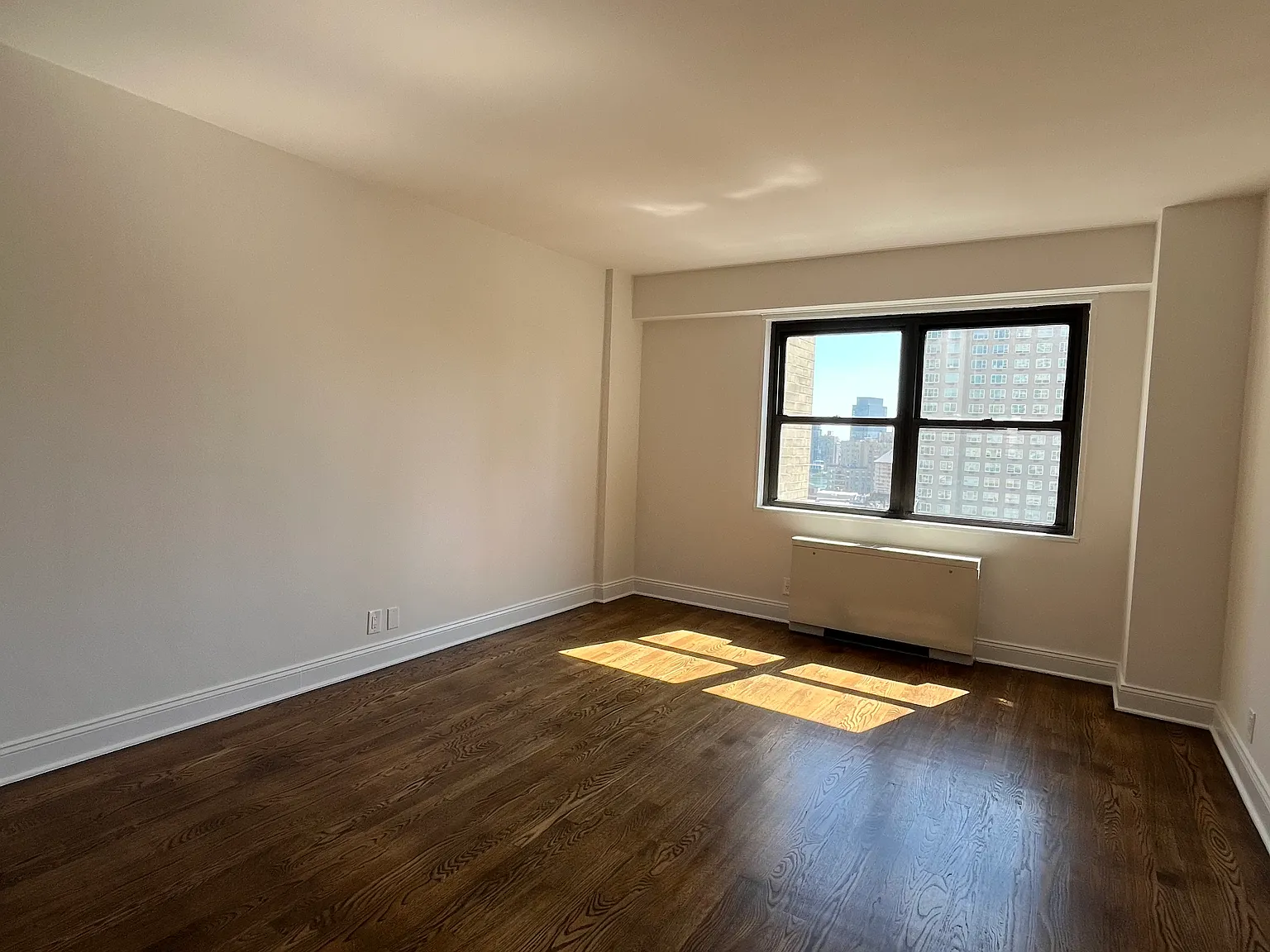 401 East 88th Street — Photo 2