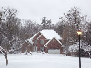 2120 Starmont Rd, Riverwood, KY 40207