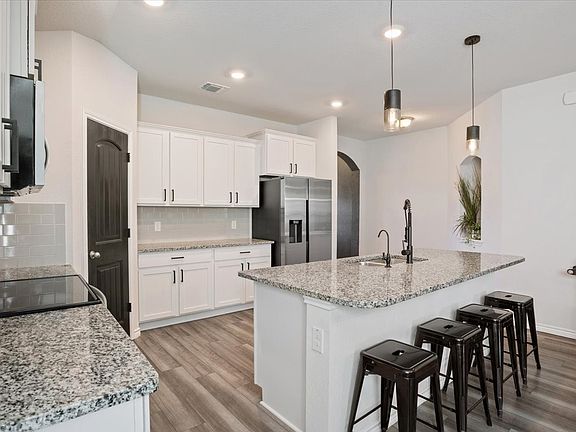 5th image of 5945 Galveston Rd