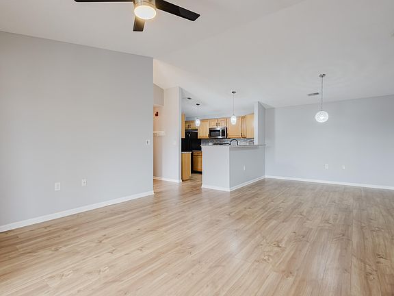 5th image of 2312 Remington Way APT 1304