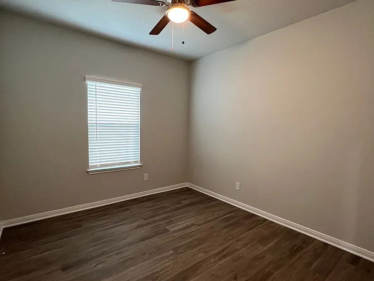 351 Emma Dr — Photo 13