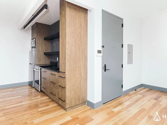 5th image of 376 Bedford Ave APT 3F