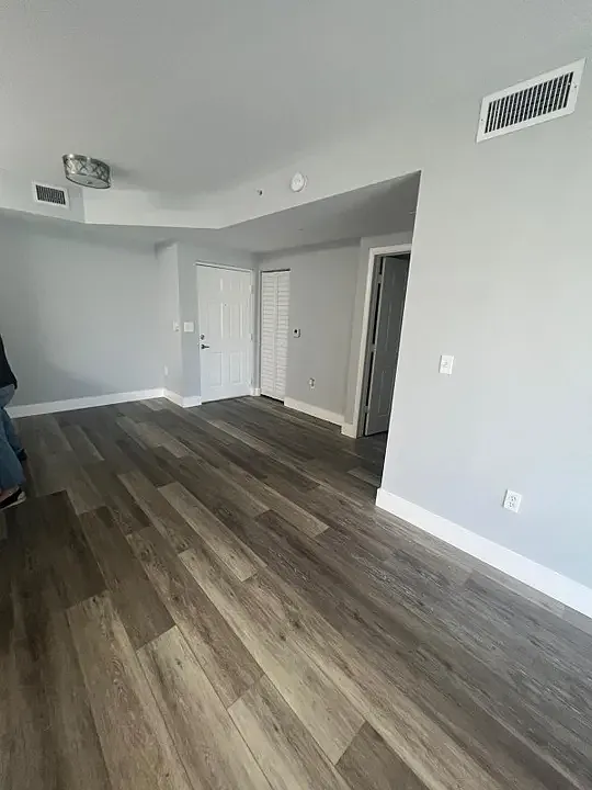 2 bed, 1137 sqft, $2,400 — Photo 2