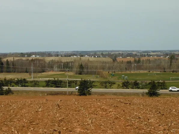 11071 Trans Canada Hwy, Stratford, PE C1B 2R5