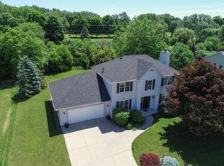505 Fairview Cir, Waterford, WI 53185