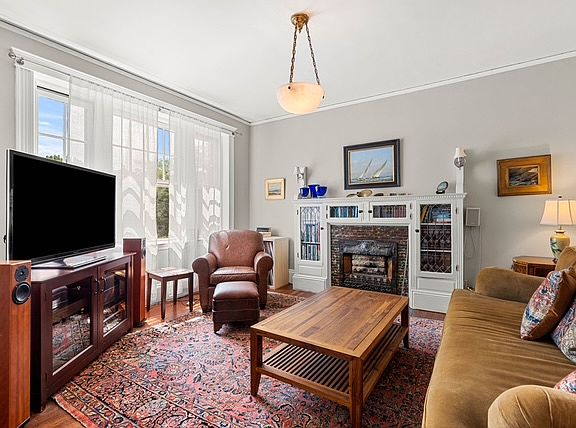 2nd image of 18 Fuller St #3