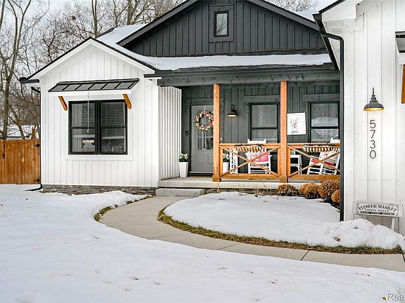 2nd image of 5730 Crescent Rd