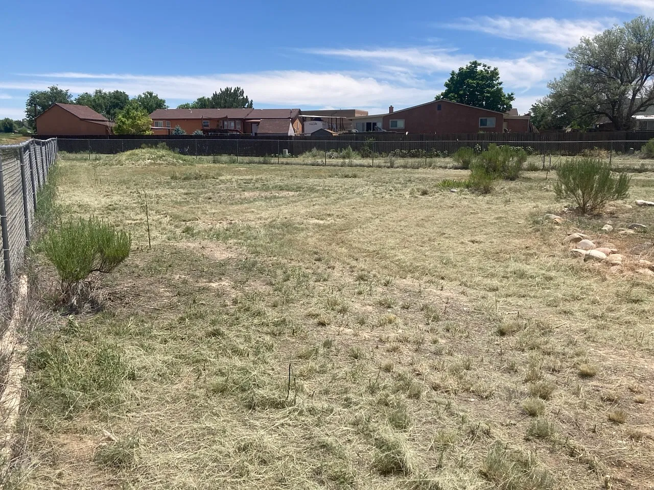 4 bed, 2400 sqft, $2,300 — Photo 2