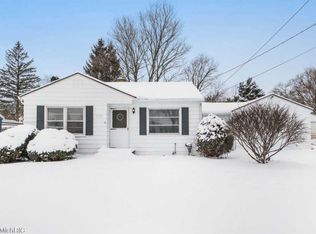 1105 Chrysler St, Kalamazoo, MI 49048