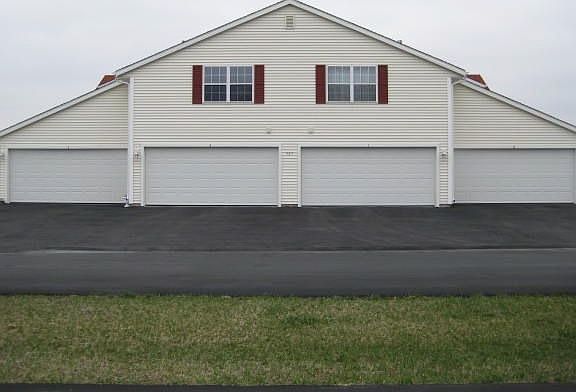 2nd image of 727 Wood River Ct APT 1