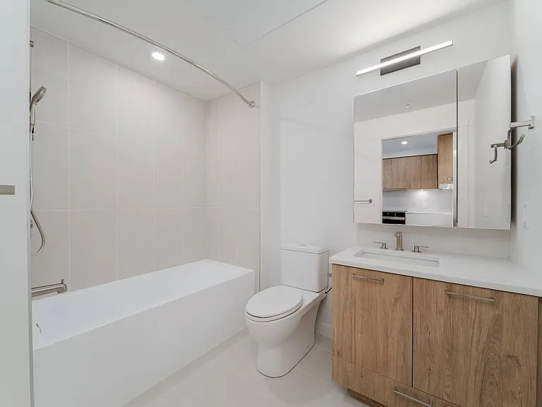 82 1st St #318 — Photo 9