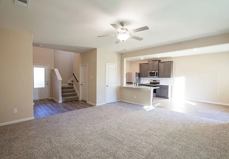 1917 Dahlia Way — Photo 6