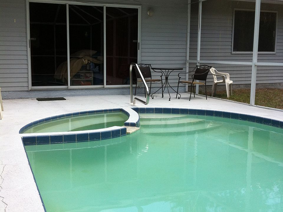 1st image of 4910 Coral Wood Dr