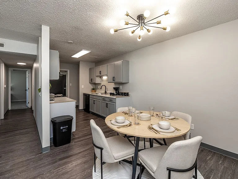 FREE 2nd Month's Rent When You Apply Within 24 Hours of Your Tour at Weston Park Apartments! — Photo 13
