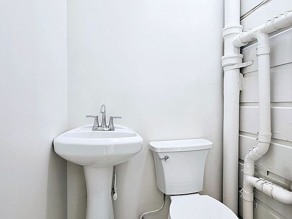 5th image of 2803-2805 24th St #77702a6f1