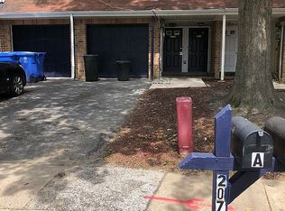 207 Chaucer Ct, Mount Laurel, NJ 08054