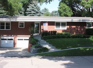 3630 Pierce Pl, Sioux City, IA 51104