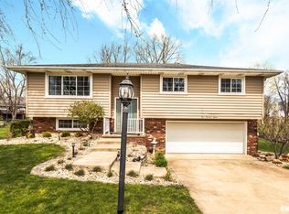 115 N Castle Dr, Dunlap, IL 61525