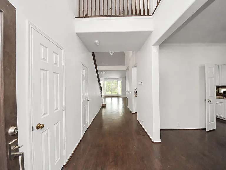 20510 Pioneer Bend Ct — Photo 3