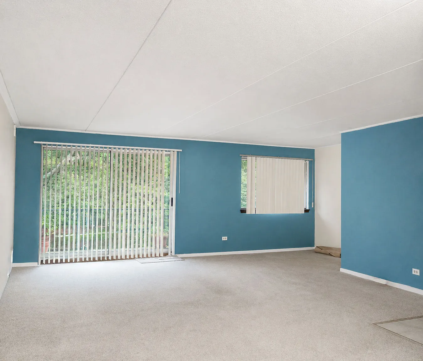 2 bed, 1.5 bath, 1047 sqft, $1,900 — Photo 3
