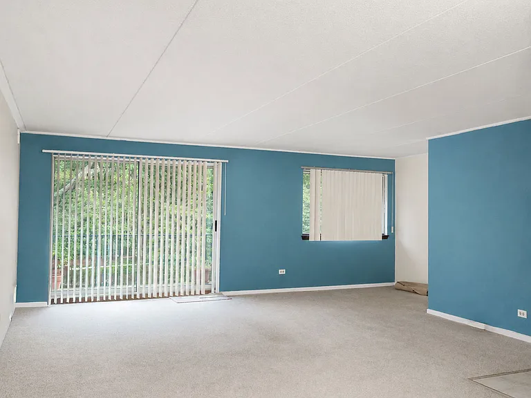 5S070 Pebblewood Ln #G12 — Photo 3