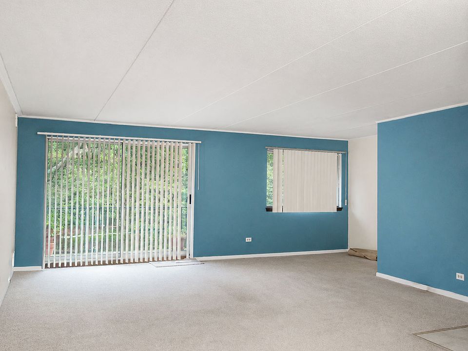 1st image of 5S070 Pebblewood Ln APT G12
